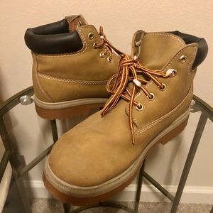 Women’s Terrain Leather Boots
